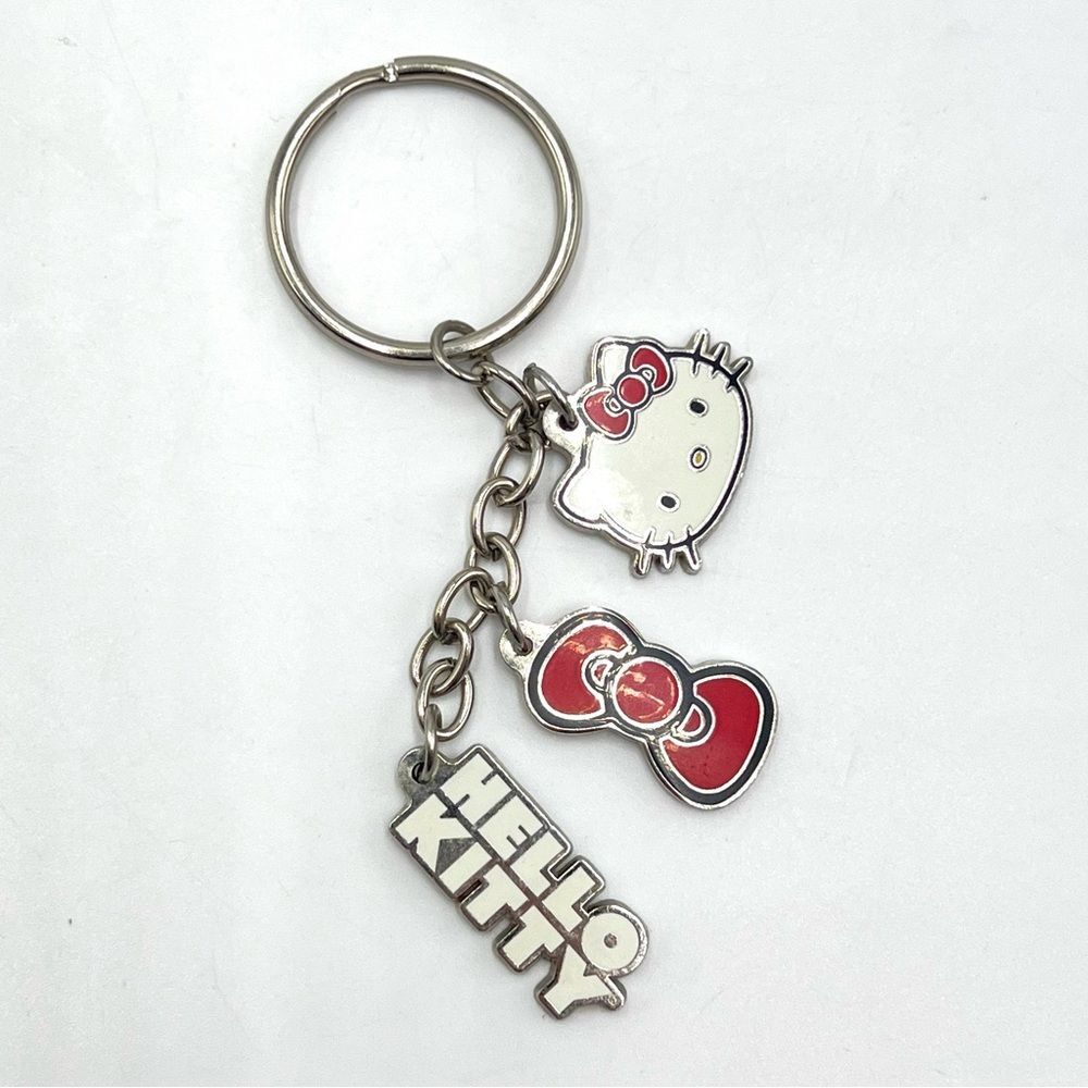 HELLO KITTY Sanrio 2011 Officially Licensed Key Chain
